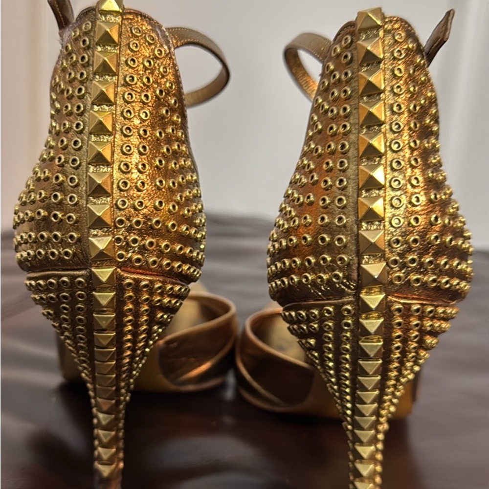 AUTH Gucci Metalic Gold Marmont 
Size EU 37.5/ US 7.5 - Picture 10 of 14